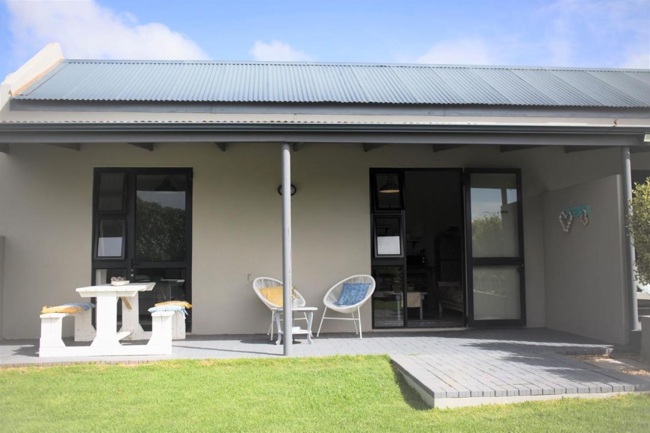 Three Feathers * Langebaan